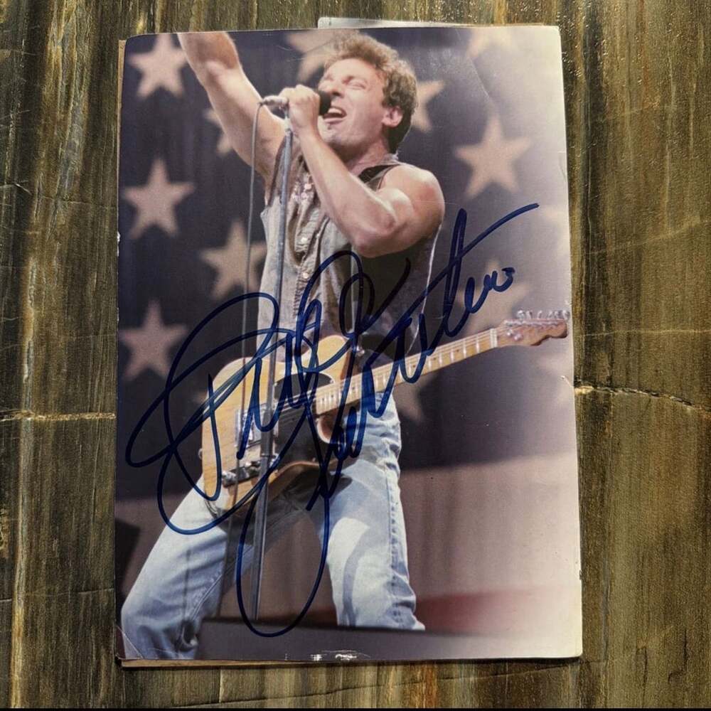 Bruce Springsteen Autographed Stage Photo 5x7 Magazine Clip (IP)